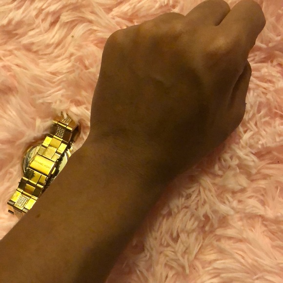 Micheal Kors Women’s Watch - Picture 6 of 6